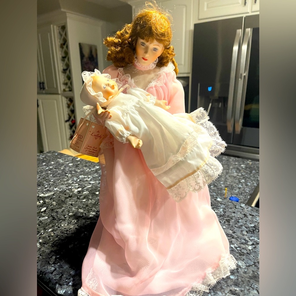 Vintage Reco Ashton Drake LULLABY 1990 Porcelain Doll COA Box 14"